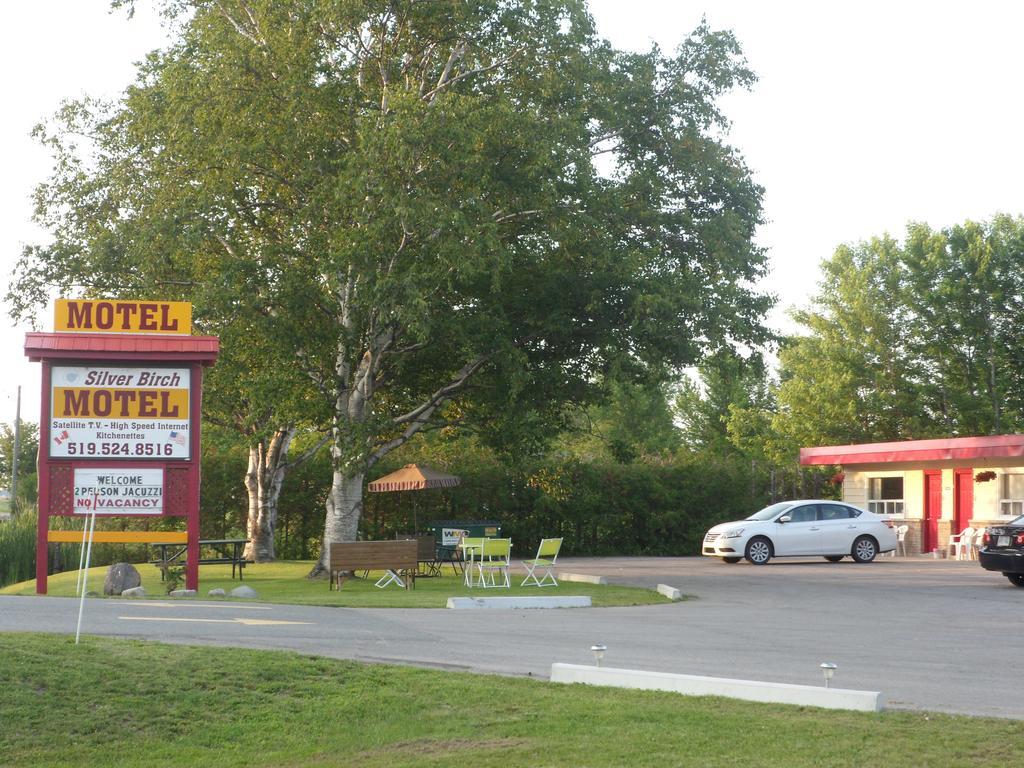 The Silver Birch Motel ゴドリッチ エクステリア 写真