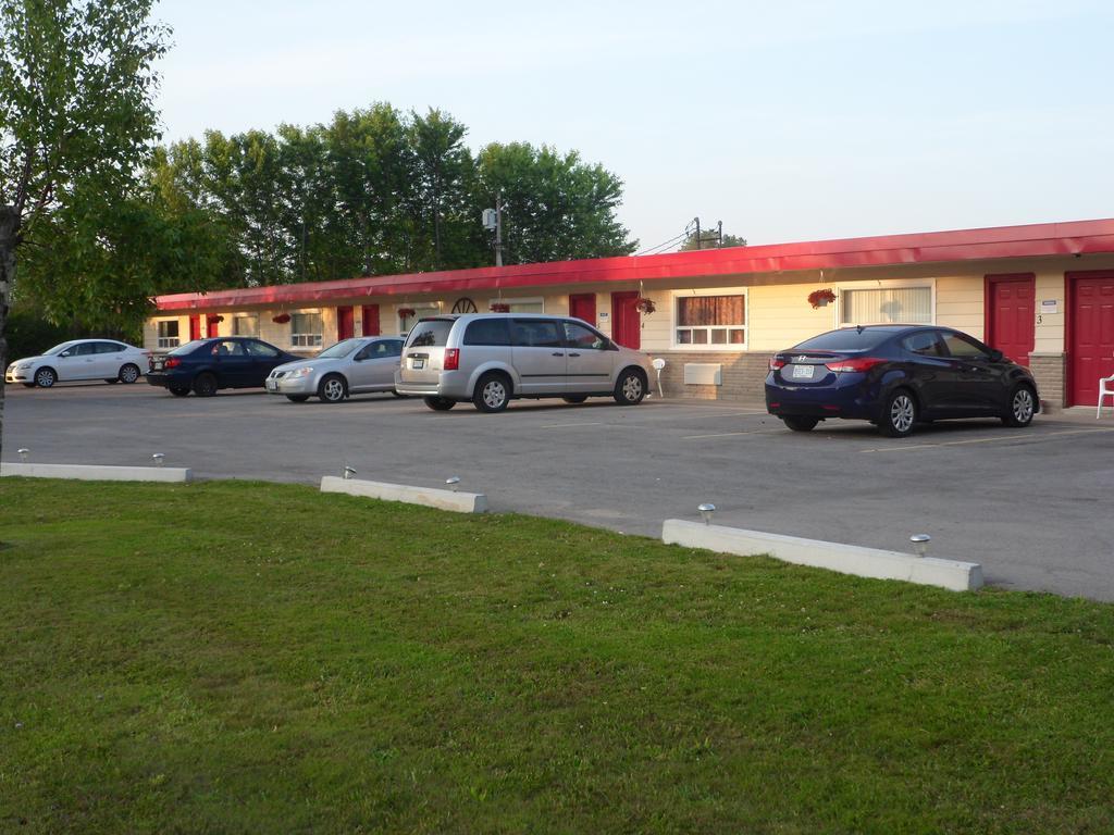 The Silver Birch Motel ゴドリッチ エクステリア 写真
