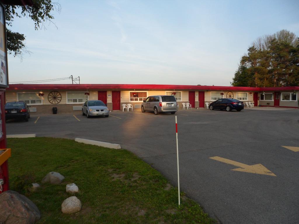 The Silver Birch Motel ゴドリッチ エクステリア 写真