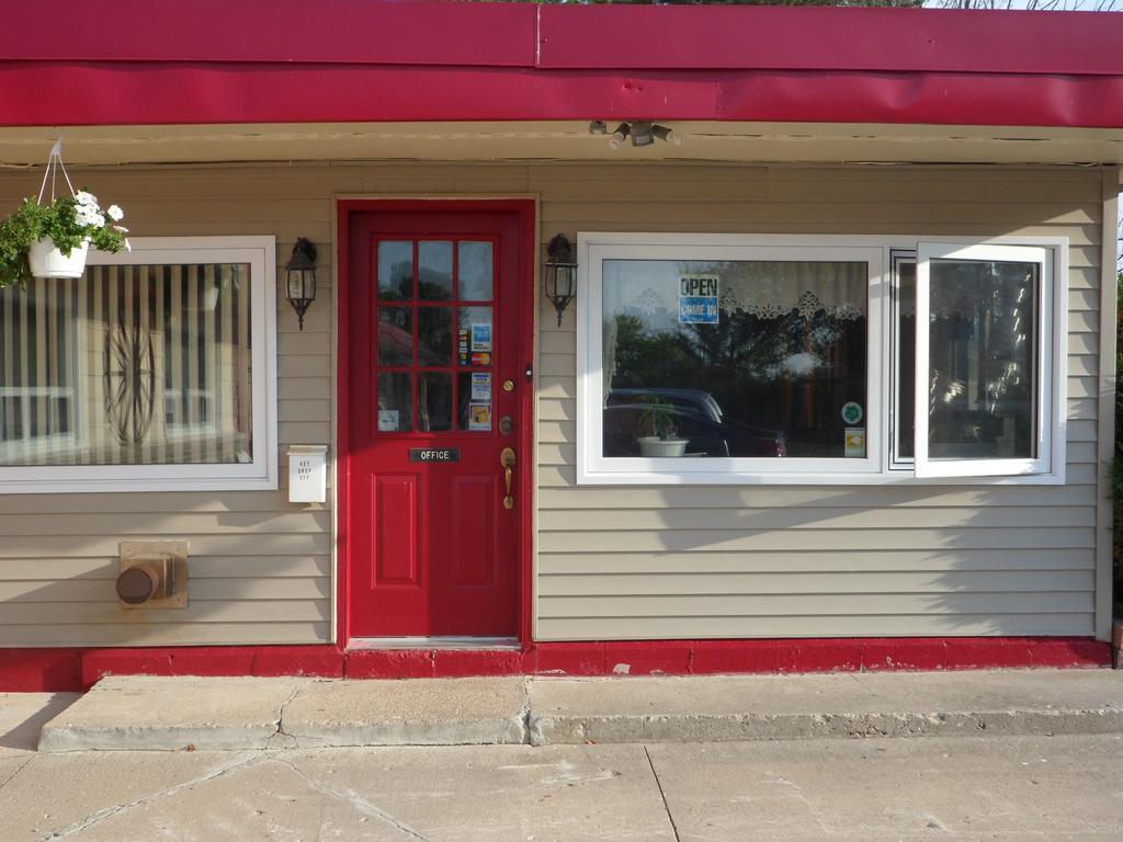 The Silver Birch Motel ゴドリッチ エクステリア 写真