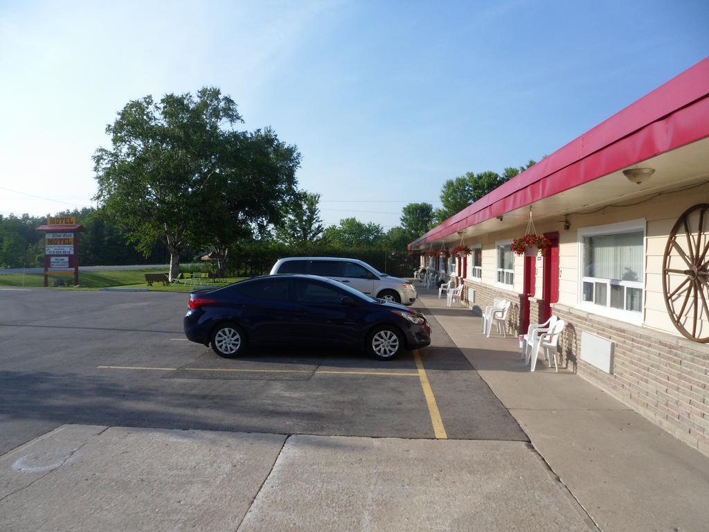 The Silver Birch Motel ゴドリッチ エクステリア 写真