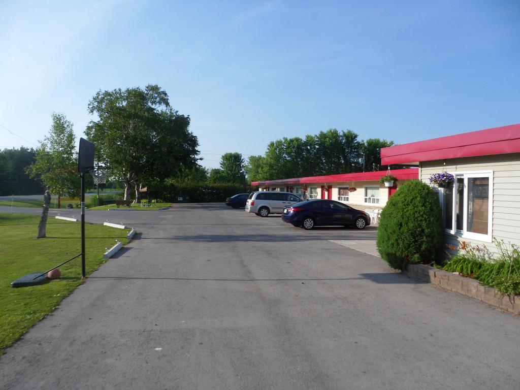 The Silver Birch Motel ゴドリッチ エクステリア 写真