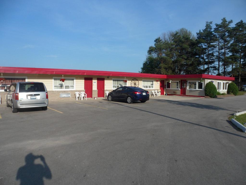 The Silver Birch Motel ゴドリッチ エクステリア 写真