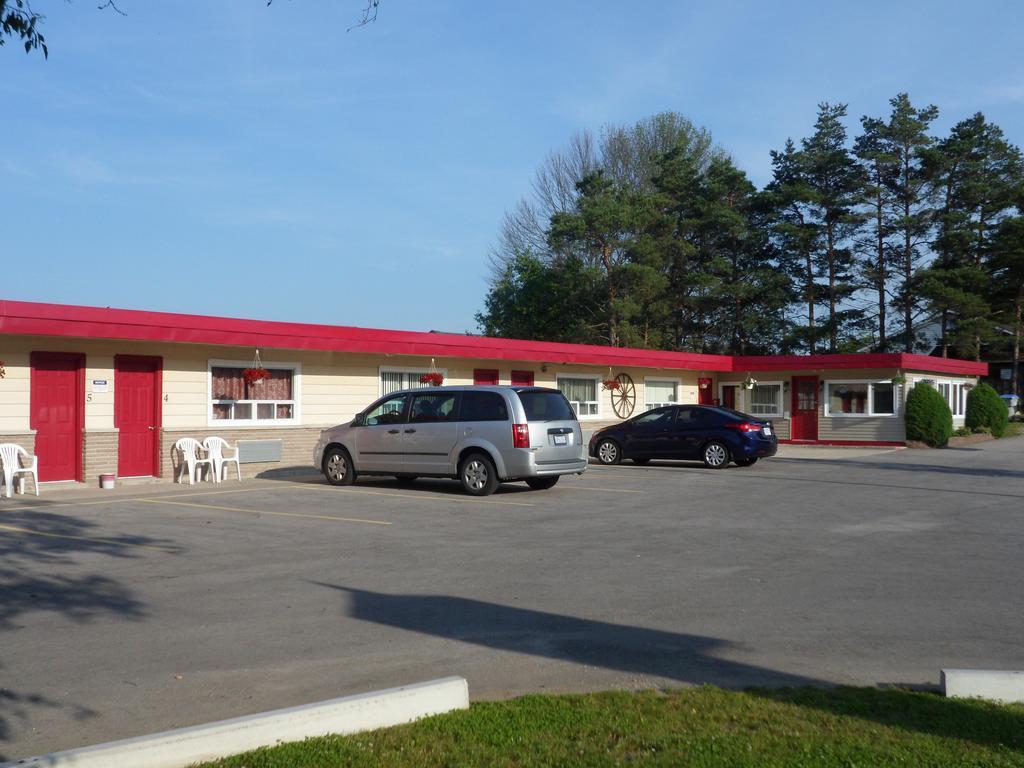 The Silver Birch Motel ゴドリッチ エクステリア 写真
