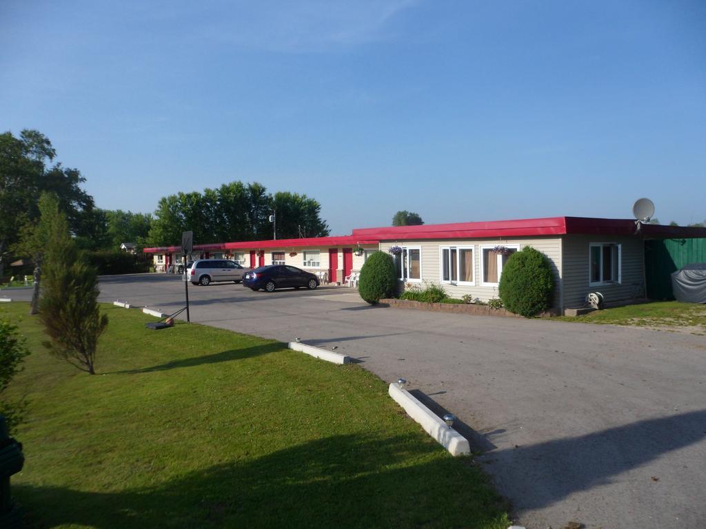 The Silver Birch Motel ゴドリッチ エクステリア 写真