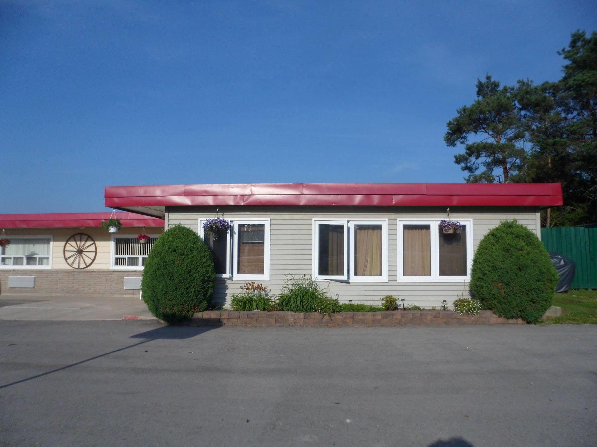 The Silver Birch Motel ゴドリッチ エクステリア 写真